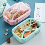 Variété de Bento Box Rose pour un lunch stylé