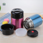 Contenant alimentaire isotherme en couleur bleue