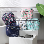 Accessoire de plage : glacière souple à motif fleurs