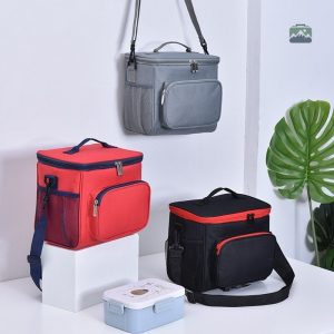 Sac isotherme léger rouge et bleu pour vos sorties