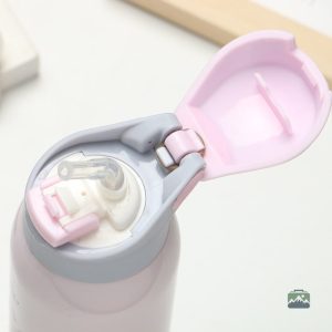 Gourde isotherme fleurie en rose, élégance et fonctionnalité