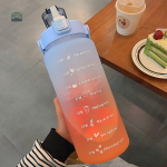 Gourde bleu-orange idéale pour le sport