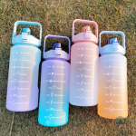 Gourde 2L violette et turquoise pour activités sportives