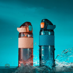Gourde légère verte et orange pour l'hydratation sportive