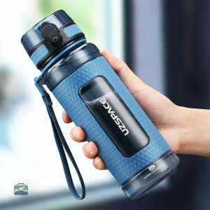 Gourde bleue en denim, idéale pour le sport et les activités