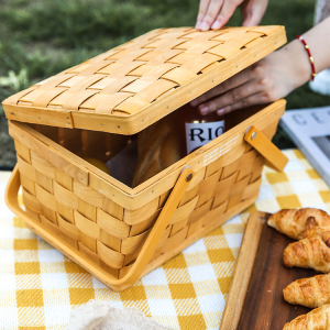 Panier en bois idéal pour les sorties en plein air