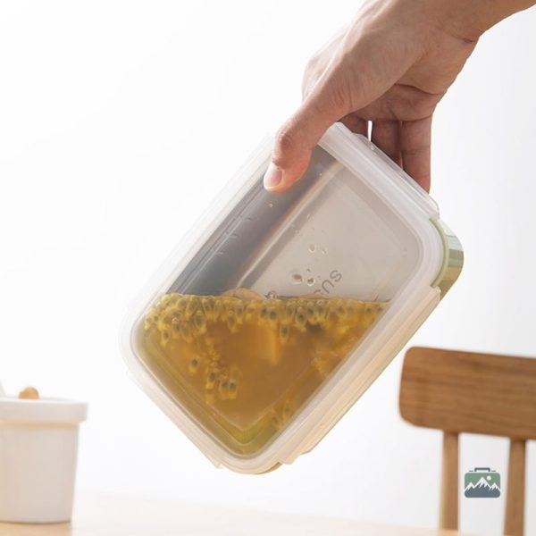 Lunch Box en vert, parfaite pour les pique-niques et le travail