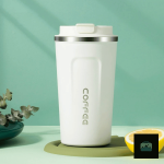 Mug isotherme pratique pour les amateurs de café