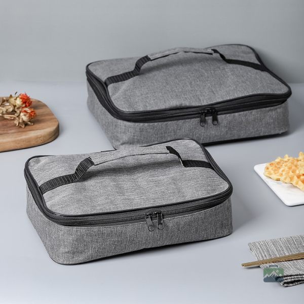 Pochette grise isotherme pour conserver la fraîcheur