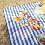 Couverture légère et colorée, idéale pour vos repas en extérieur